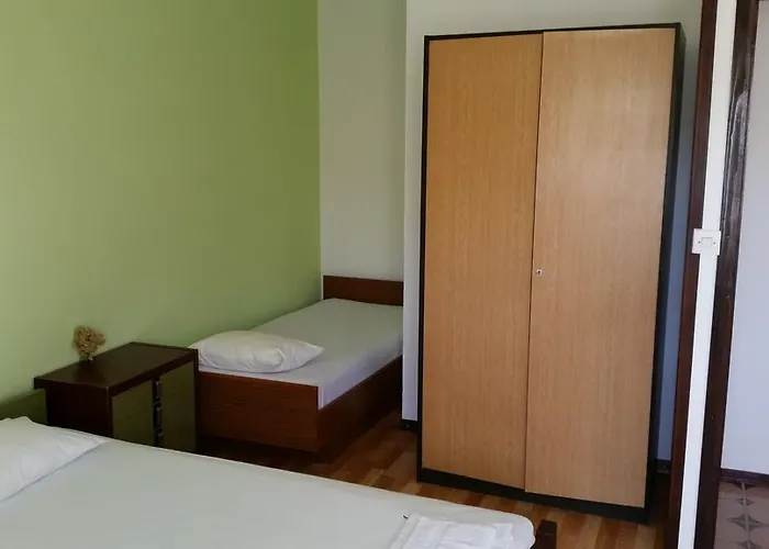 Apartments And Rooms Mirjana