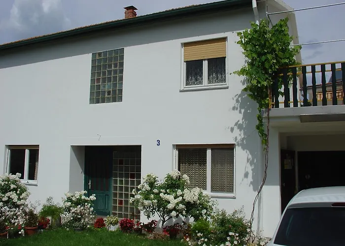 Gostinjska kuća Apartments And Rooms Mirjana Bibinje