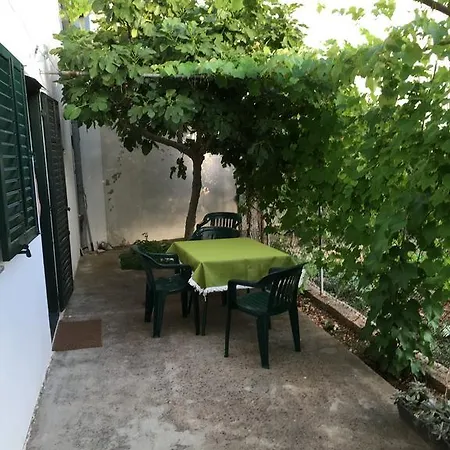 And Mirjana بيبينيا