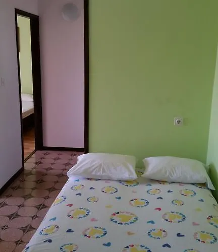 And Mirjana ביבינייה